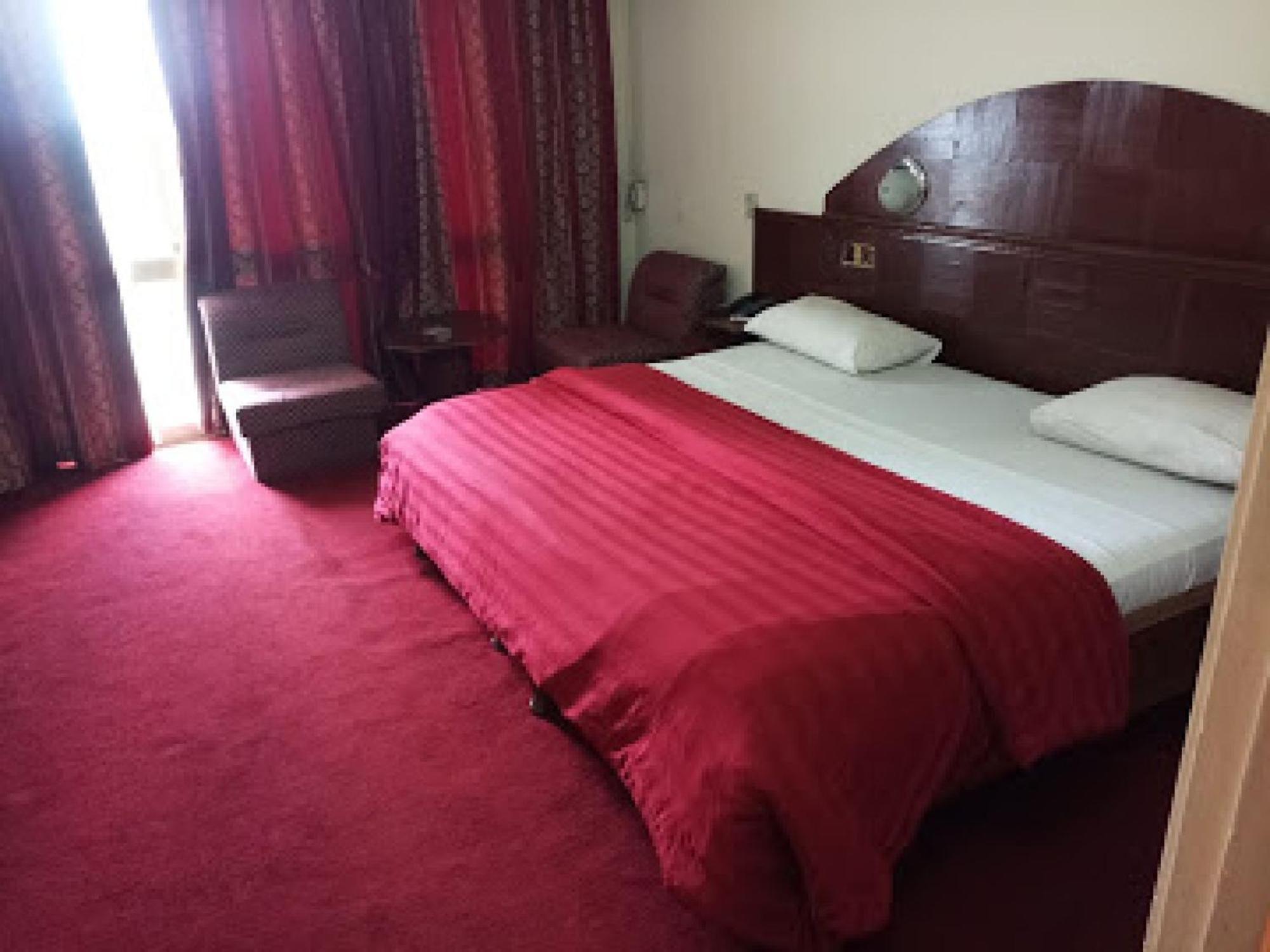 Room In Lodge - Premier Hotel-Ibadan Exteriér fotografie